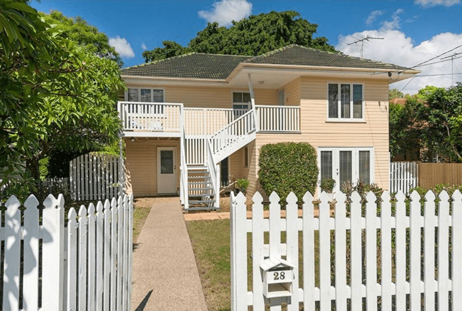 28 Latimer Street, Holland Park, QLD 4121