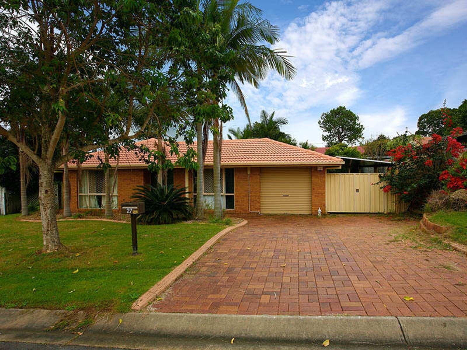 27 Brushtail Cres, Doolandella, QLD 4077