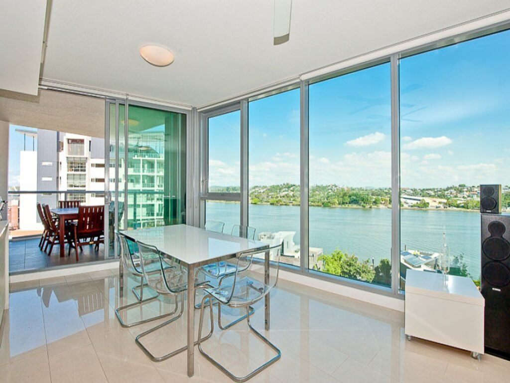 10807/8 Harbour Road, Hamilton, QLD 4007