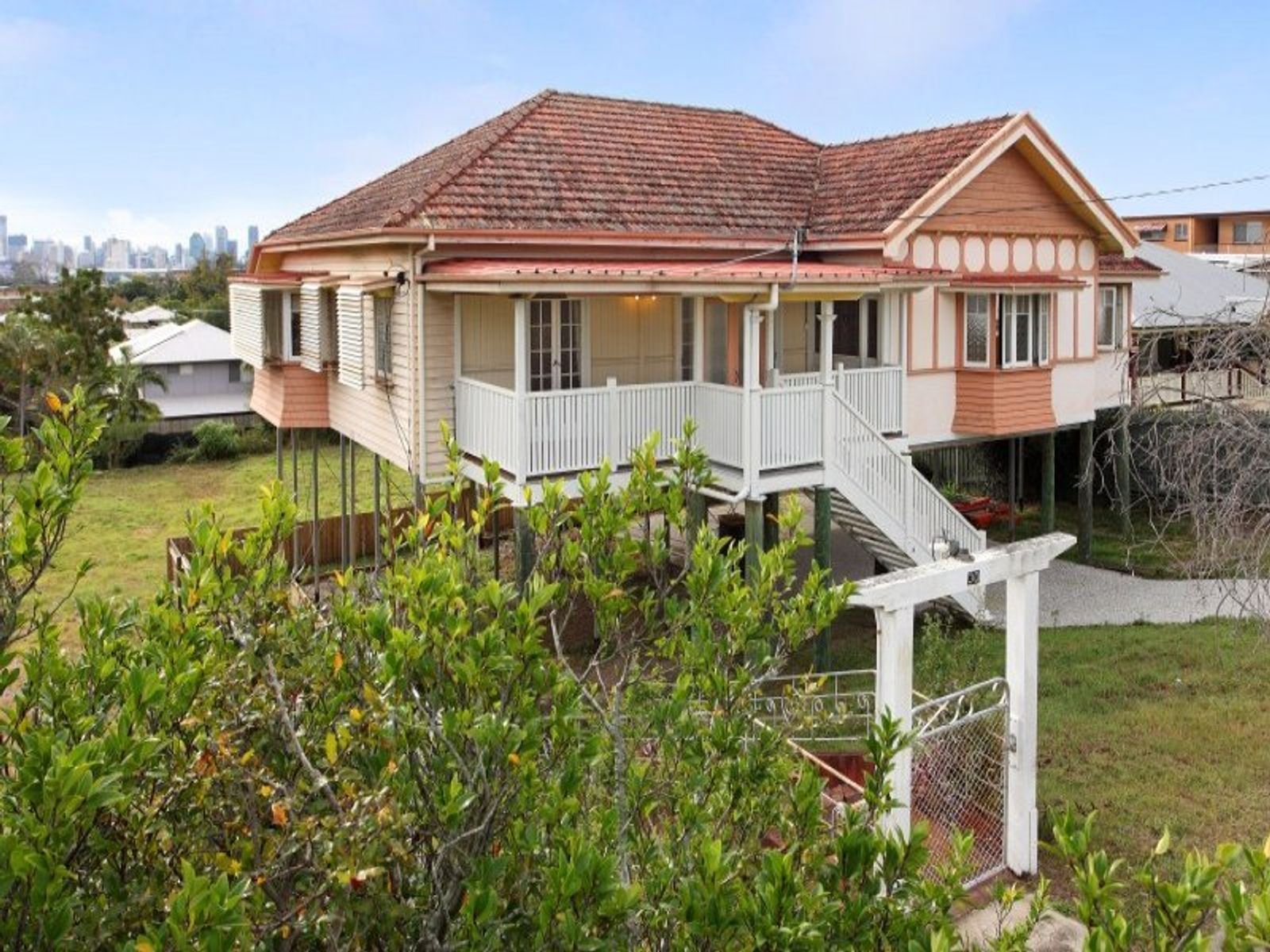 30 Chatsworth Road, Greenslopes, QLD 4120