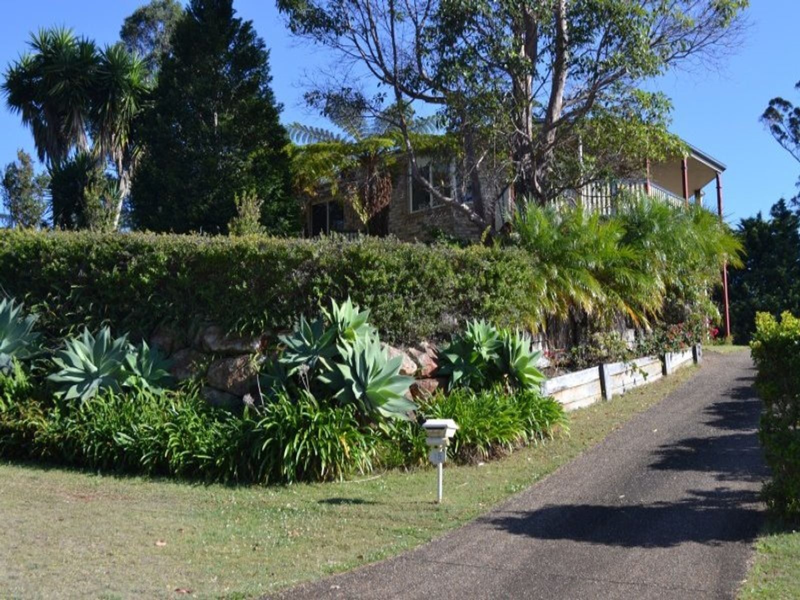 15 Flores Court, Tamborine Mountain, QLD 4272