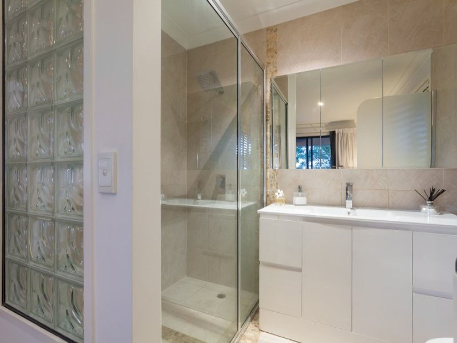 2/12 Lower Clifton Terrace, Red Hill, QLD 4059