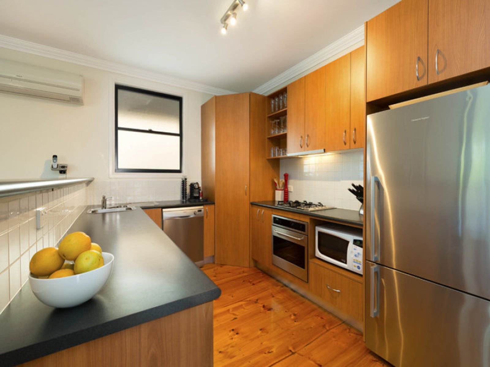 10 Fryar Street, Camp Hill, QLD 4152