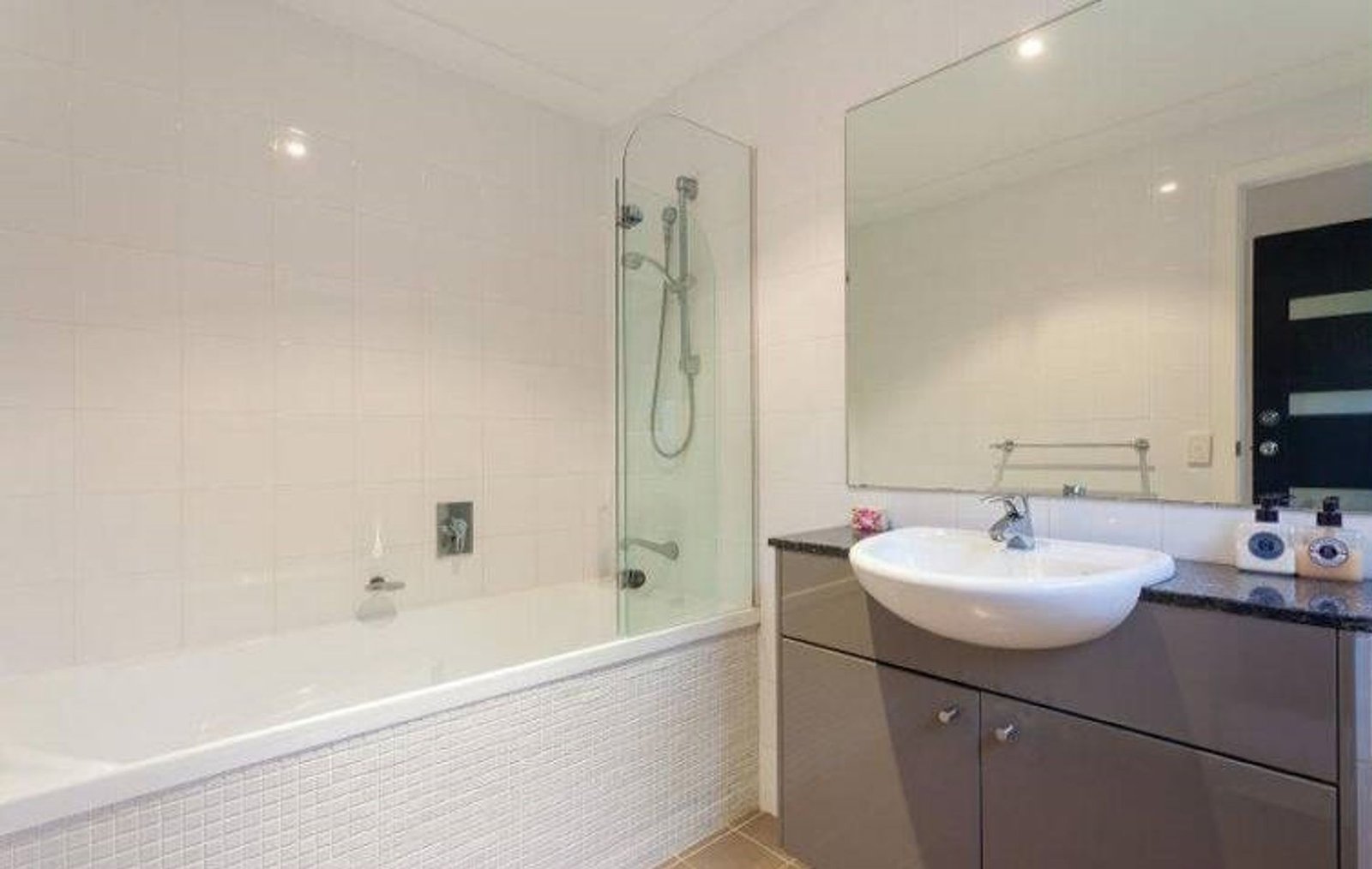 2/12 Lower Clifton Terrace, Red Hill, QLD 4059