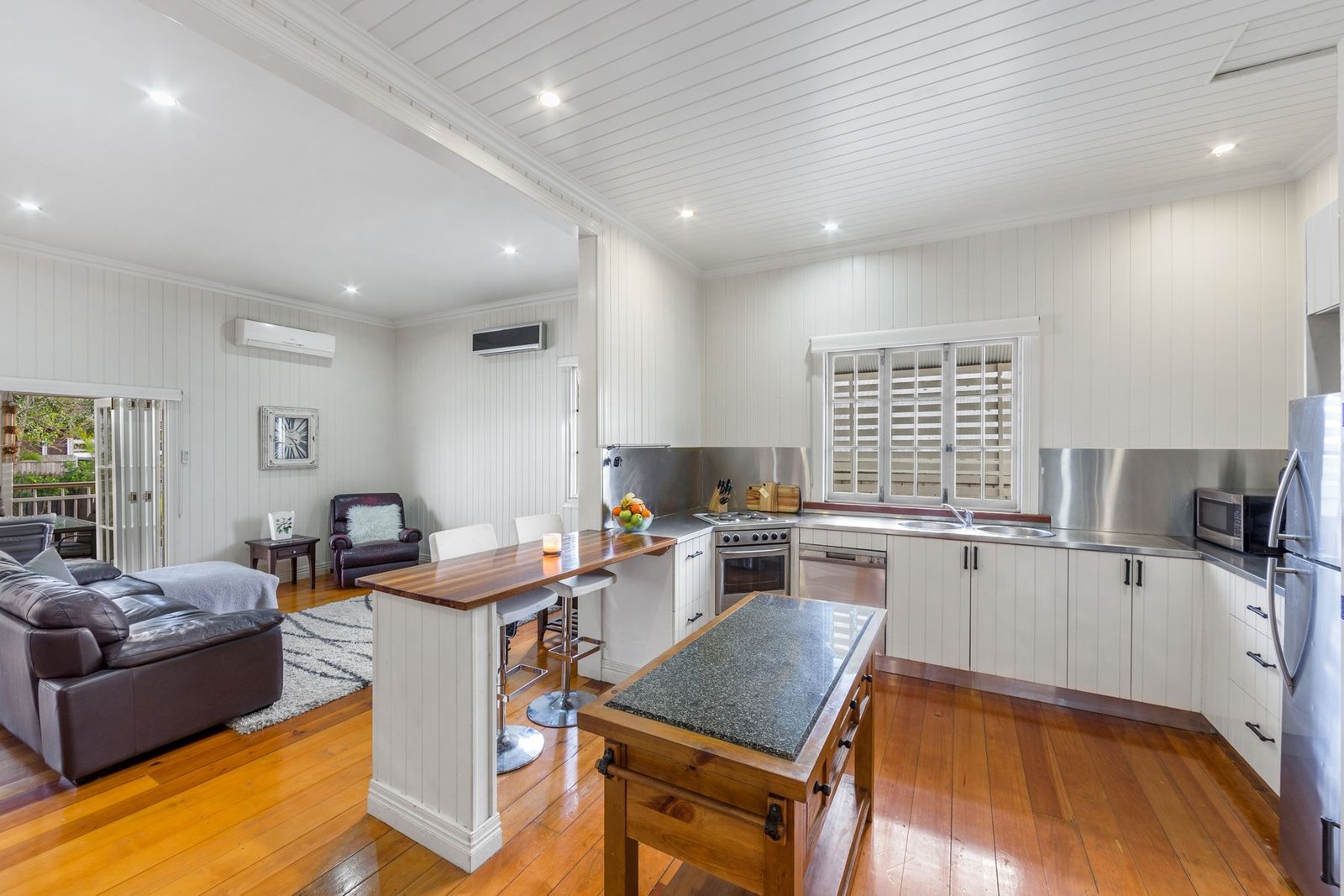 127 Macrossan Avenue, Norman Park, QLD 4170