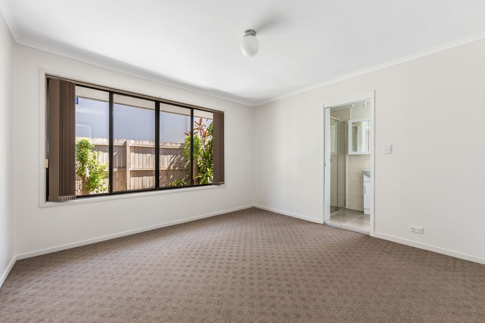 19 Hubbard Street, Wavell Heights, QLD 4012